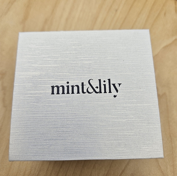 necklace - Picture 2 of 2